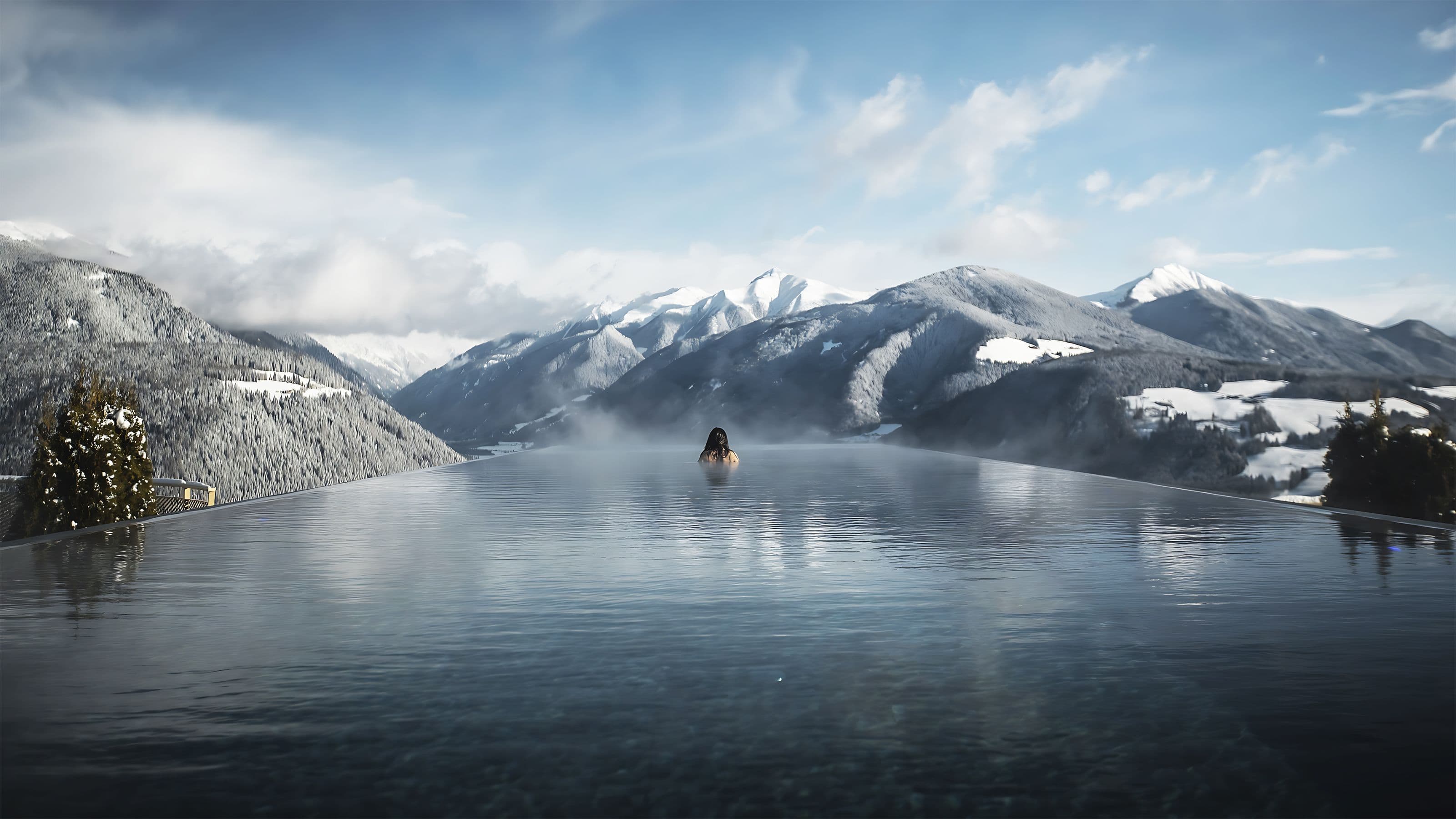 Hotel Hubertus Sky Pool Winter